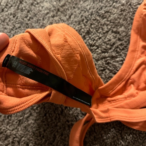 Out from under bralette - Picture 4 of 5